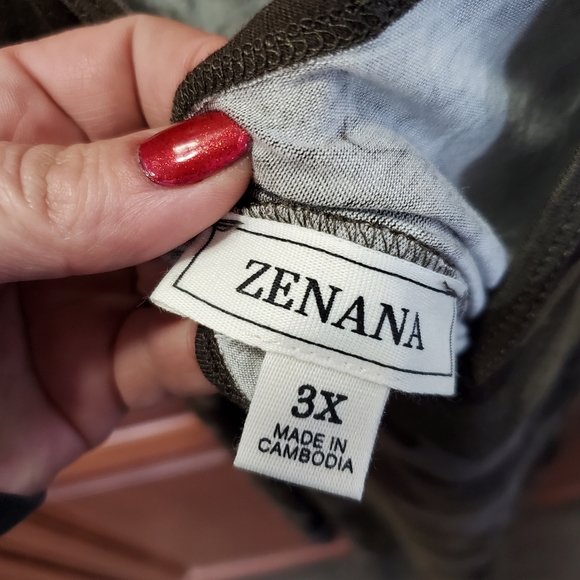 Zenana V Neck Camo Cami - Picture 2 of 3